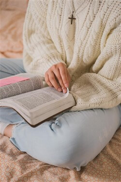 Woman Reading Bible 250